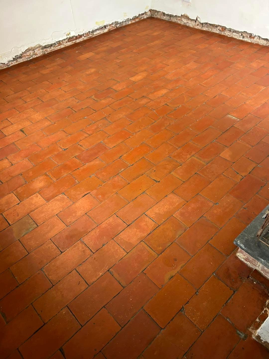 Effloresence-Stained Brick Floor After Restoration Dovedale Droitwich Effloresence-Stained Brick Floor After Restoration Dovedale Droitwich